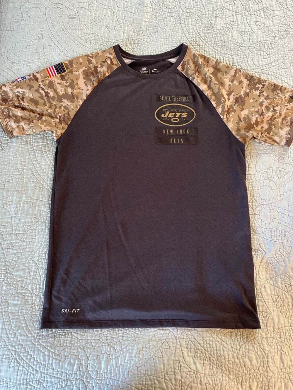 New York Jets Salute To Service Dri-Fit Graphic Logo Short Sleeve Tee Shirt M